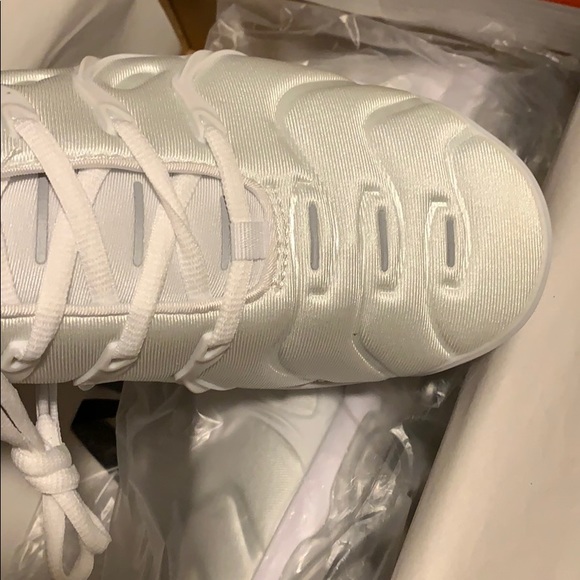 Nike air vapormax plus men’s BNIB - Picture 9 of 13